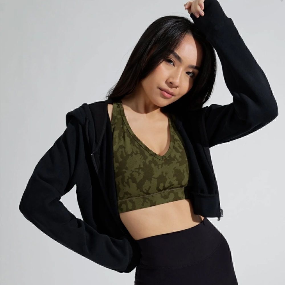 Buff bunny confidential sports bra and leggings set